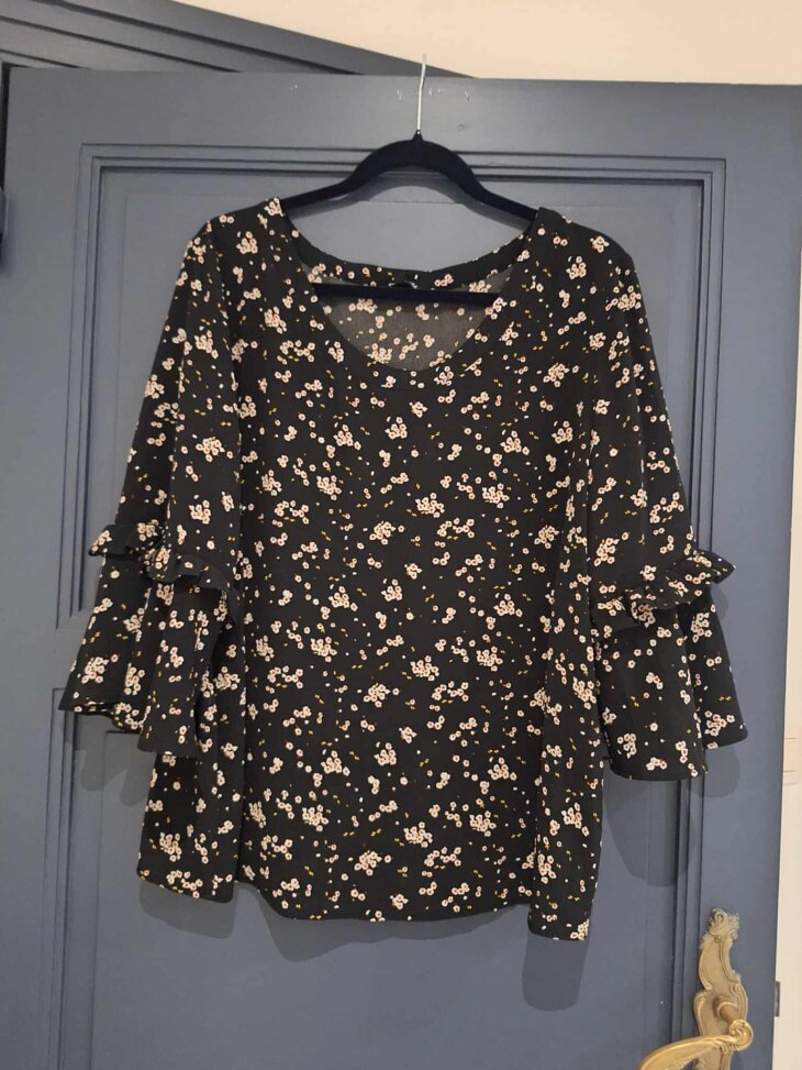 Blouse noire fleurie - Taille 46 - Marque MS Mode