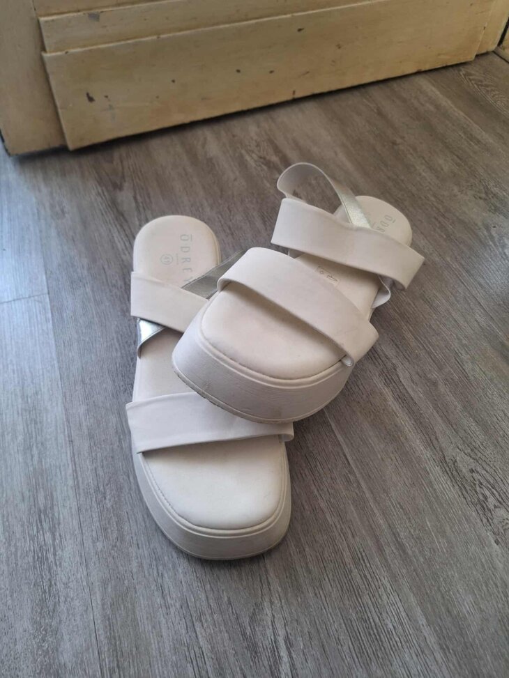 Sandalettes blanches