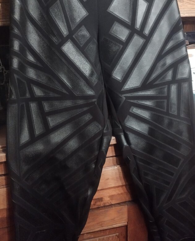 Pantalon MAT, noir, impression effet cuir brillant, taille elastiquée, T.L/équivalent 50-52 grandes tailles, neuf