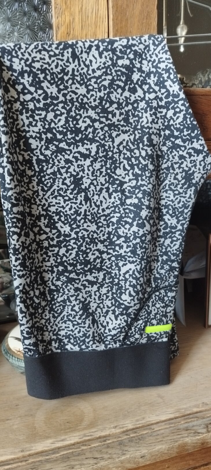 Legging sport H&M, long gris moucheté noir