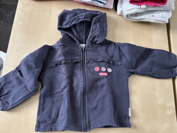 pull capuche bleu marine pré maman