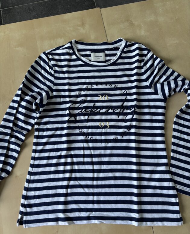 Pull rayé Superdry taille 38