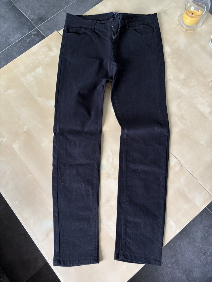 pantalon Kiabi noir taille 40
