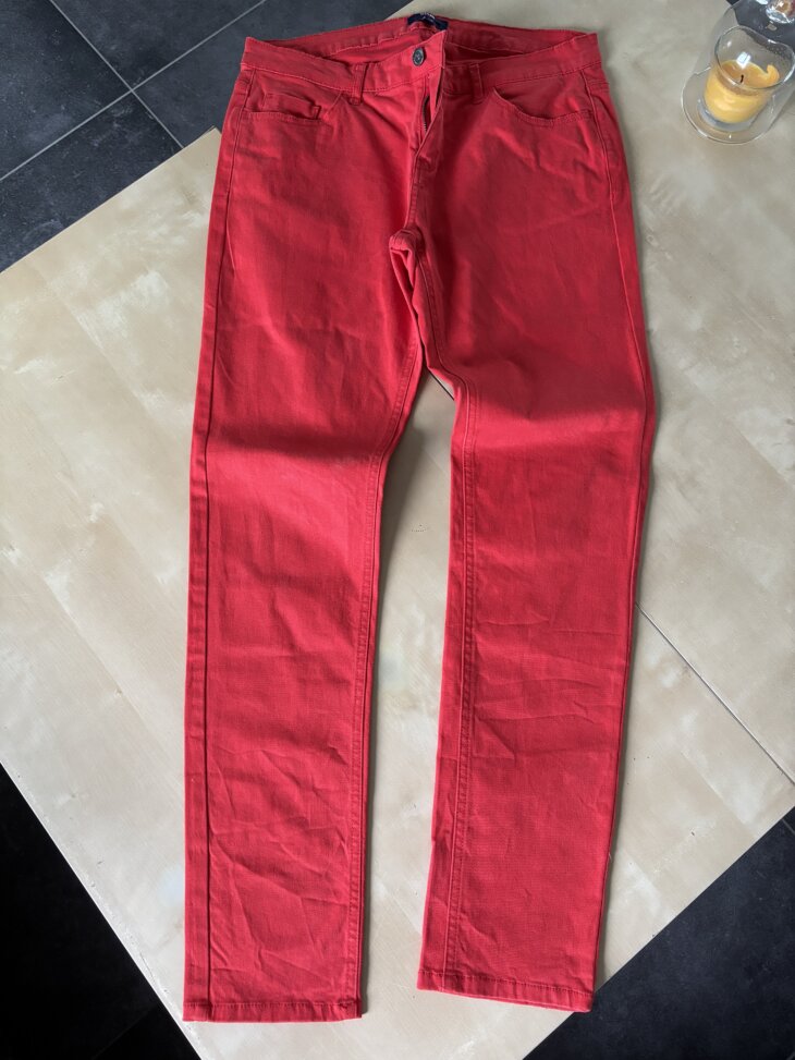 pantalon Kiabi rouge taille 42