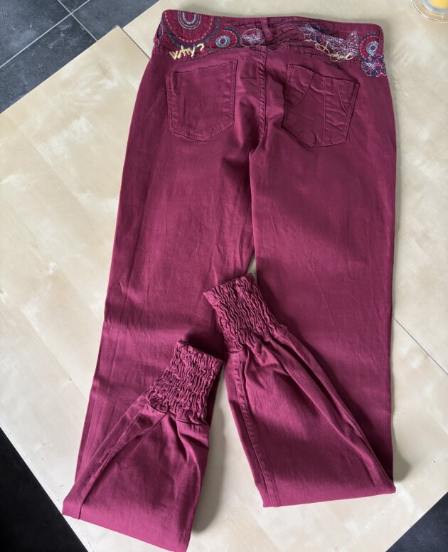 Pantalon bordeaux Desigual taille 30 jamais porté