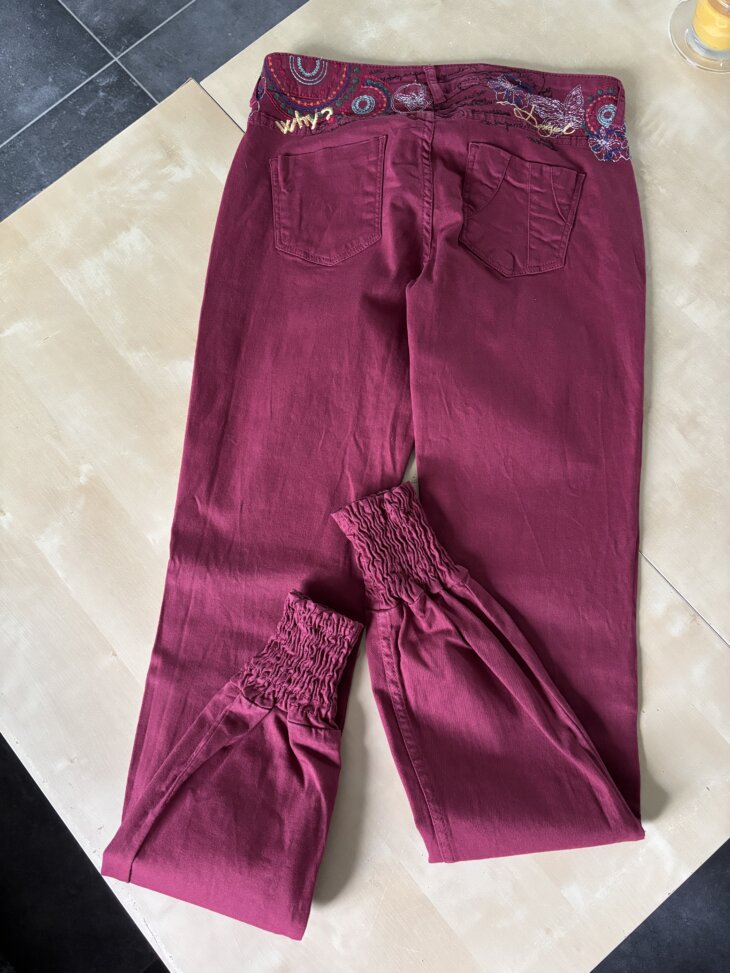 Pantalon bordeaux Desigual taille 30 jamais porté