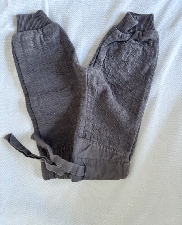 Pantalon gris taille 1 mois