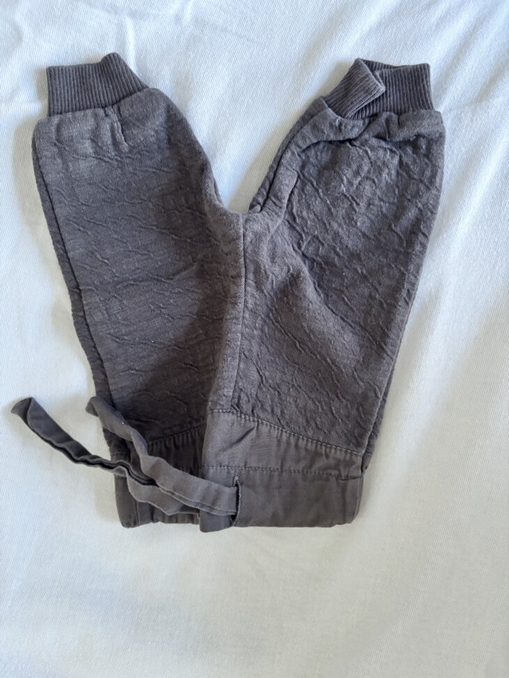 Pantalon gris taille 1 mois