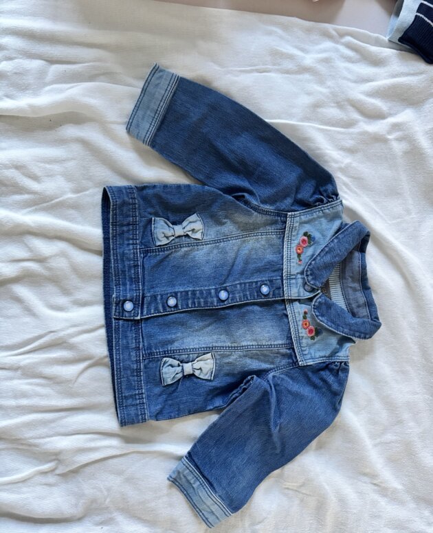 veste en jeans taille 9 mois