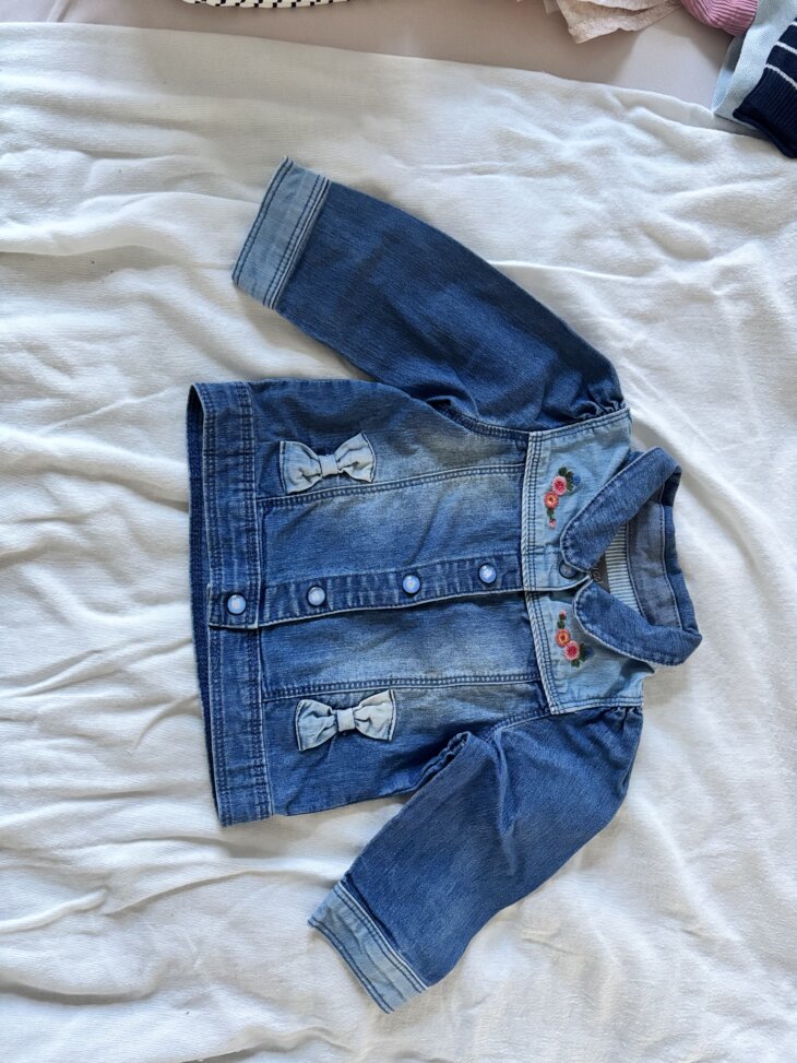 veste en jeans taille 9 mois