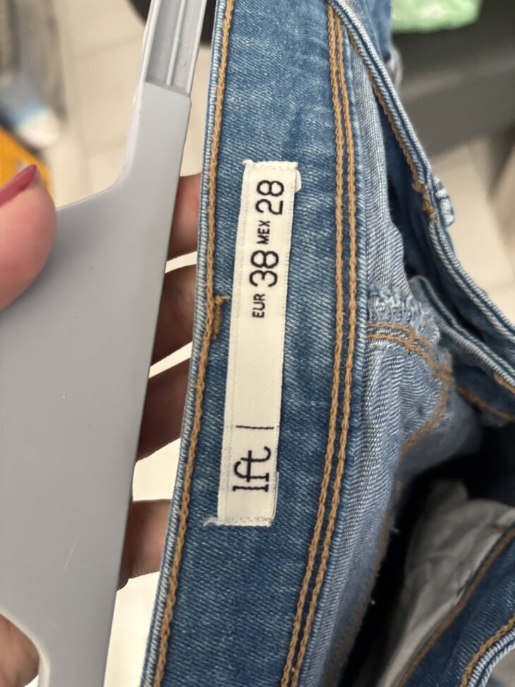 Jeans - Image 3