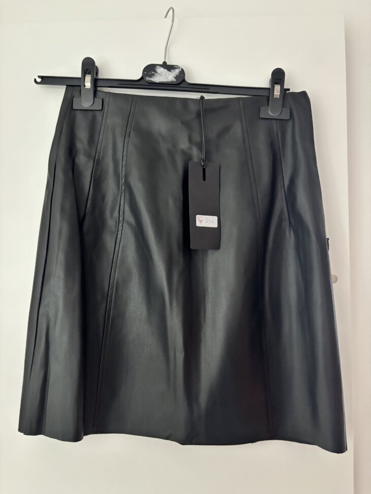 Jupe noire MaxMila T36