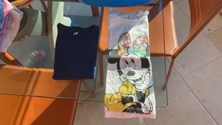 t-shirt bleu marine