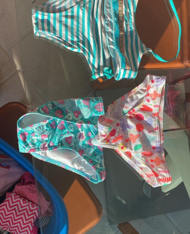 culotte de maillot vert fleurie