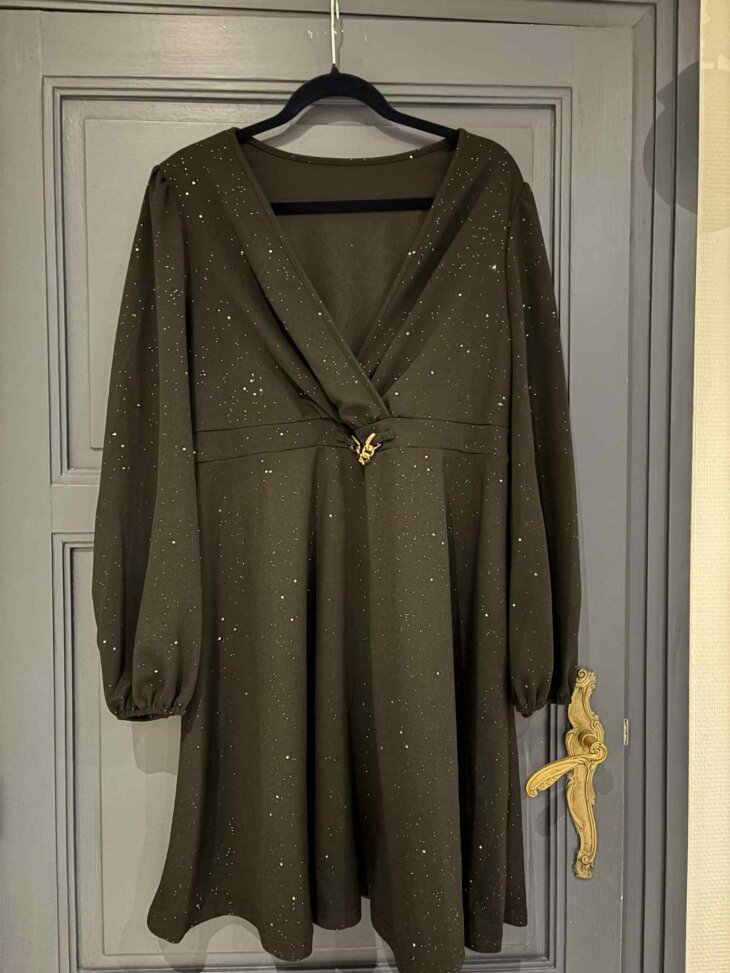 Robe noire petits strass - Taille 1XL - Marque SHEIN (jamais portée)